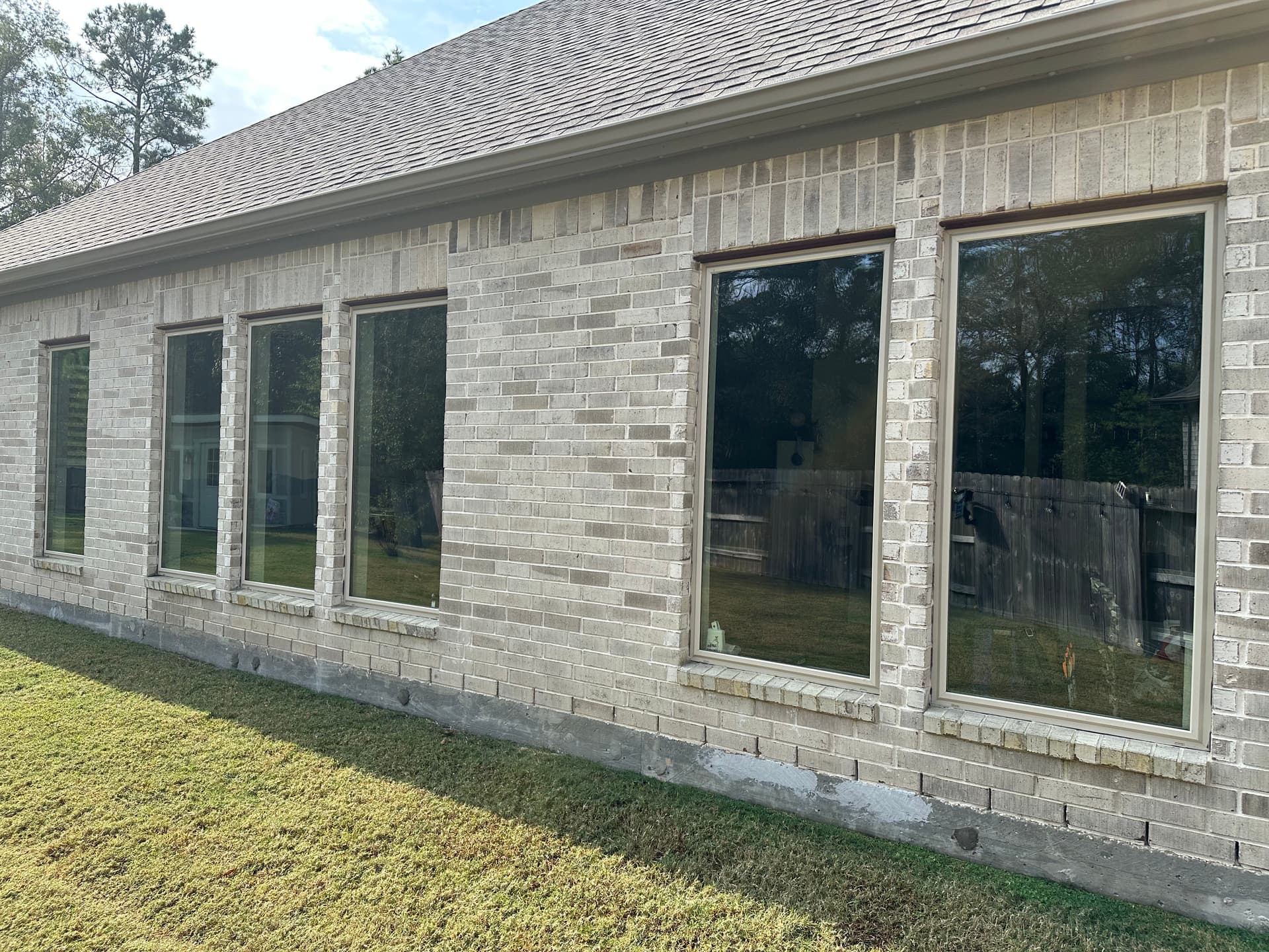 Gallery photos for Crystal Clear Views with Expert Exterior Window Cleaning: Image #1