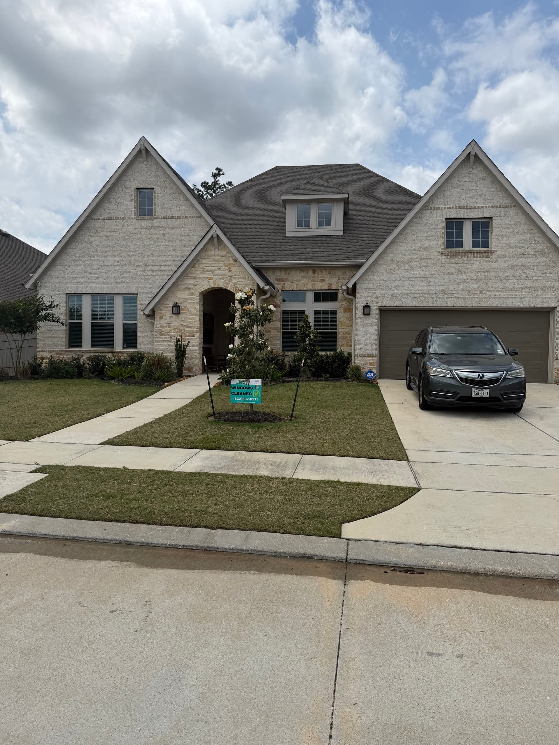 Full Interior and Exterior Window Cleaning in Conroe Texas image