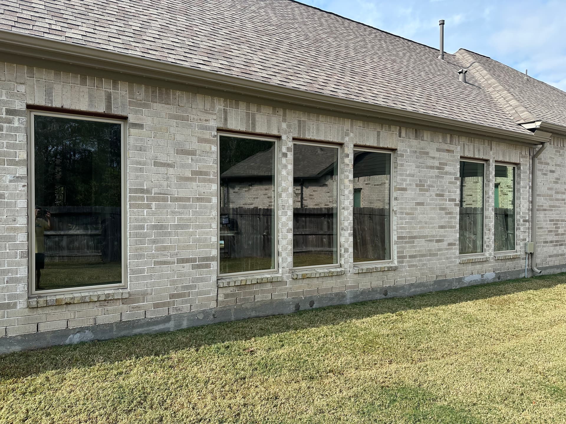 Crystal Clear Views with Expert Exterior Window Cleaning