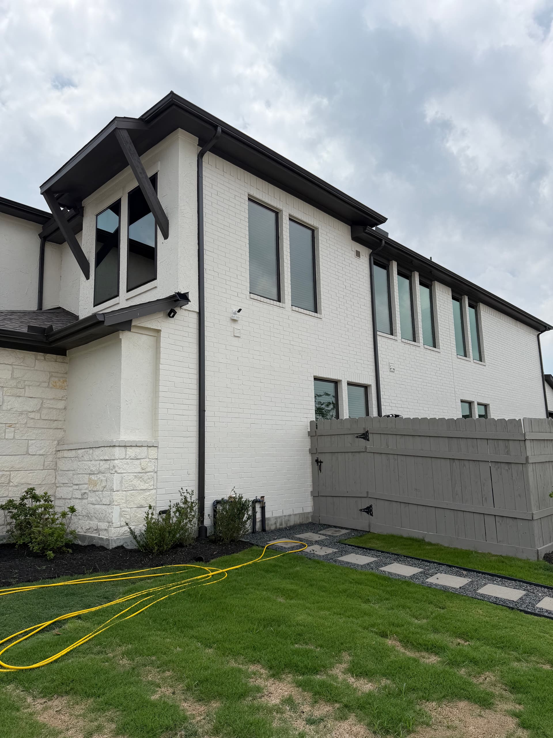 Gallery photos for Quarterly Window Cleaning Membership Service in Conroe Texas: Image #1