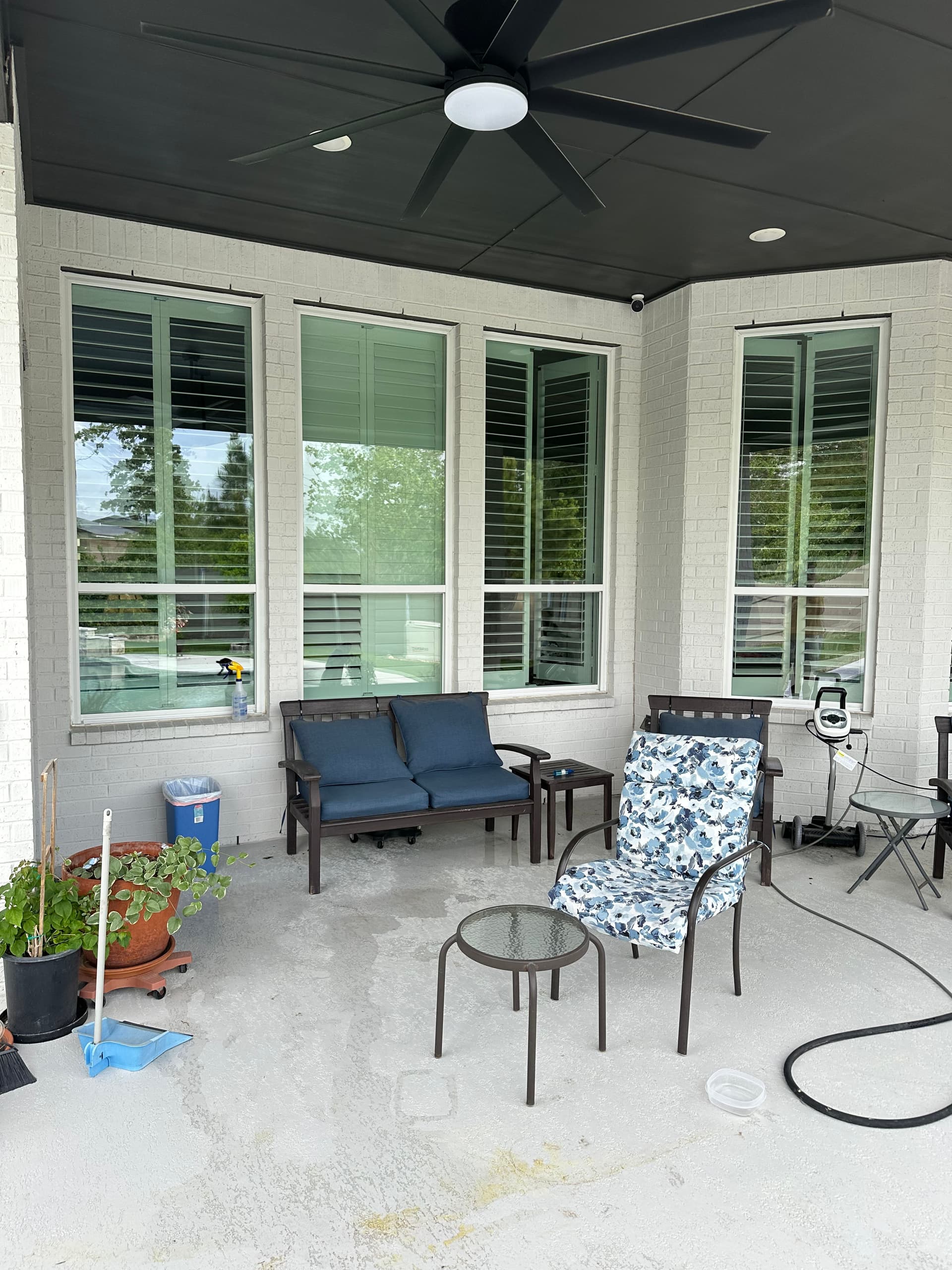 Gallery photos for Exterior Window Cleaning for a Pool-View Loving Homeowner: Image #3